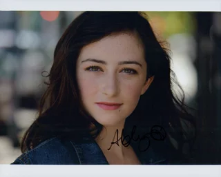 Abby Quinn autograph