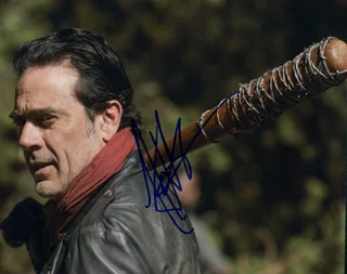 Jeffrey Dean Morgan autograph