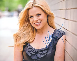Megan Hilty autograph