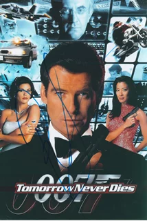 Pierce Brosnan autograph