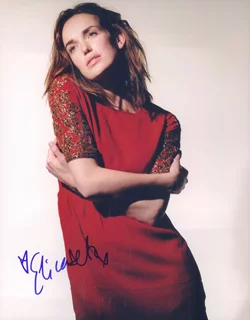 Elizabeth Henstridge autograph