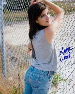 Anna Wood autograph