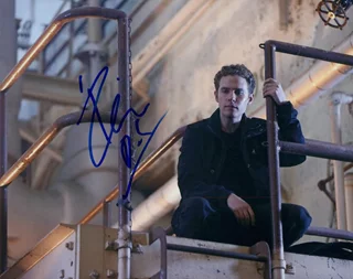 Iain De Caestecker autograph