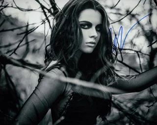 Vanessa Marano autograph