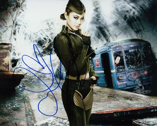 Jamie Chung autograph