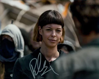 Pollyanna McIntosh autograph