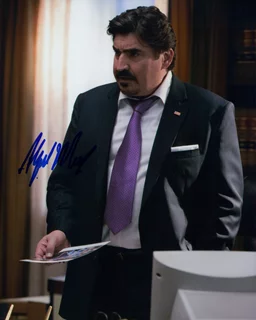 Alfred Molina autograph