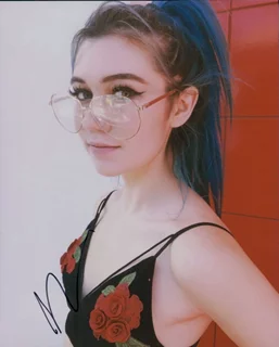 Jessie Paege autograph