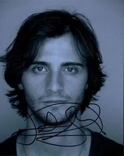 Lucas Salvagno autograph