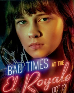 Cailee Spaeny autograph