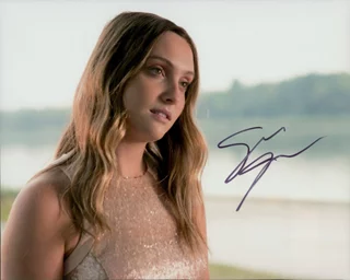 Sara Thompson autograph