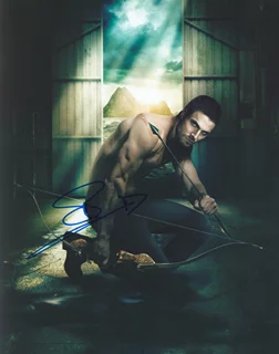Stephen Amell autograph