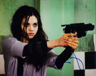 India Eisley autograph