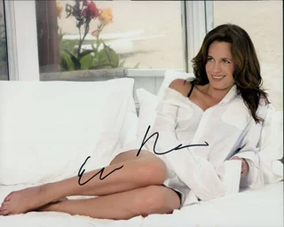 Elizabeth Reaser autograph