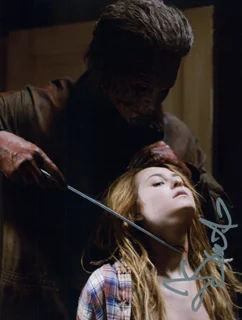 Scout Taylor-Compton autograph