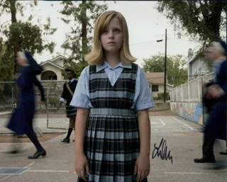 Lulu Wilson autograph