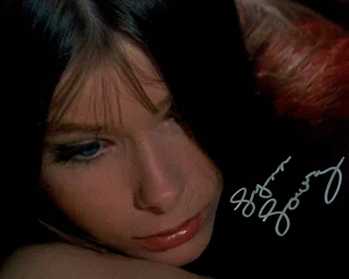 Lynn Lowry autograph