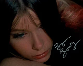 Lynn Lowry autograph