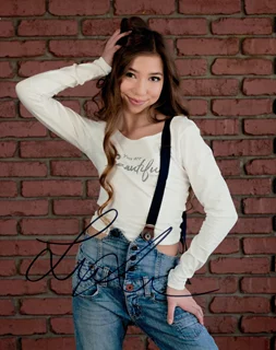 Lulu Lambros autograph