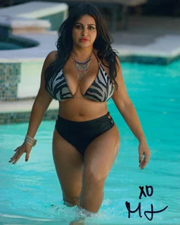 Mercedes Javid autograph