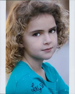 Lexy Kolker autograph