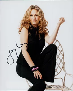 Bethany Joy Lenz autograph