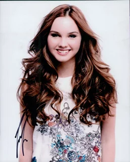Liana Liberato autograph