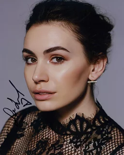Sophie Simmons autograph