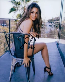 Sophie Simmons autograph