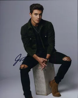 Gabriel Conte autograph
