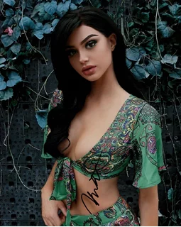 Kristen Hancher autograph