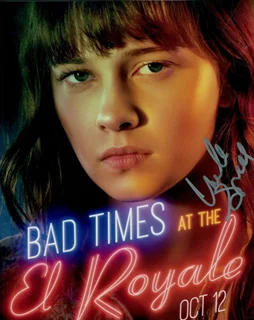 Cailee Spaeny autograph