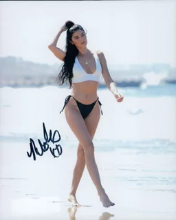 Nicole Williams autograph