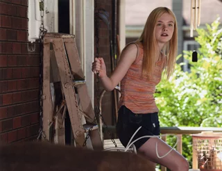 Elle Fanning autograph