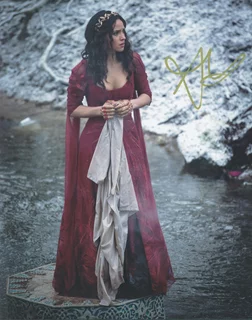 Adria Arjona autograph