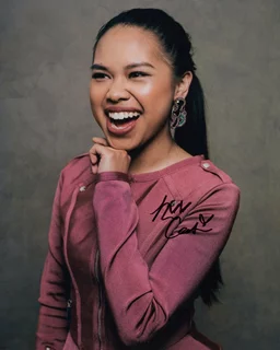 Nikki Castillo autograph