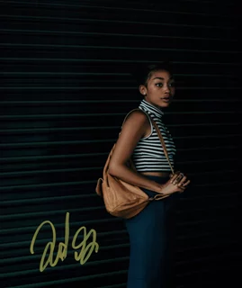 Tati Gabrielle autograph