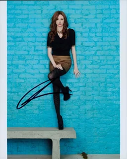 Karen Gillan autograph