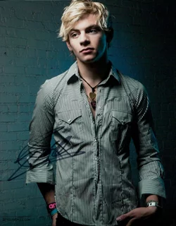 Ross Lynch autograph