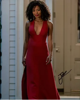 Jaz Sinclair autograph