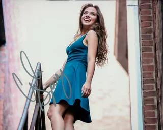 Cailee Spaeny autograph