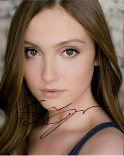 Sara Thompson autograph