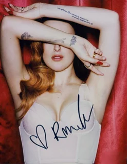 Rumer Willis autograph