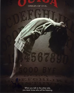 Lulu Wilson autograph