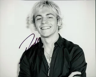 Ross Lynch autograph