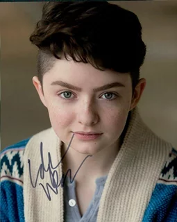 Lachlan Watson autograph