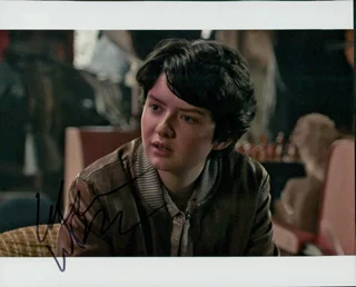 Lachlan Watson autograph