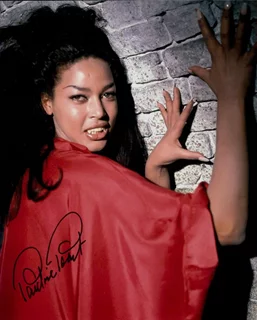 Pauline Peart autograph