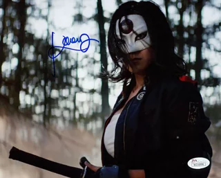 Karen Fukuhara autograph