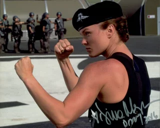 Dina Meyer autograph